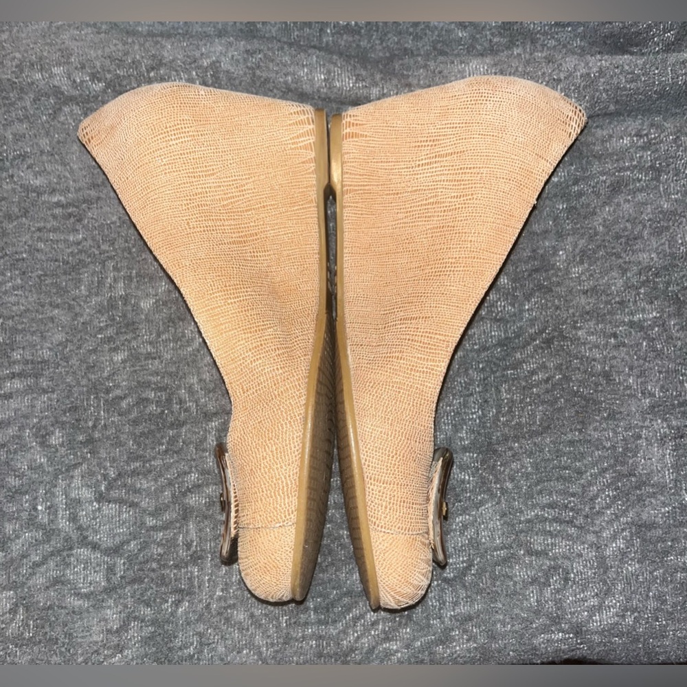 Stuart Weitzman Tan Beige Women Lizard Leather Wedge shoes sz 8.5 - Picture 6 of 13